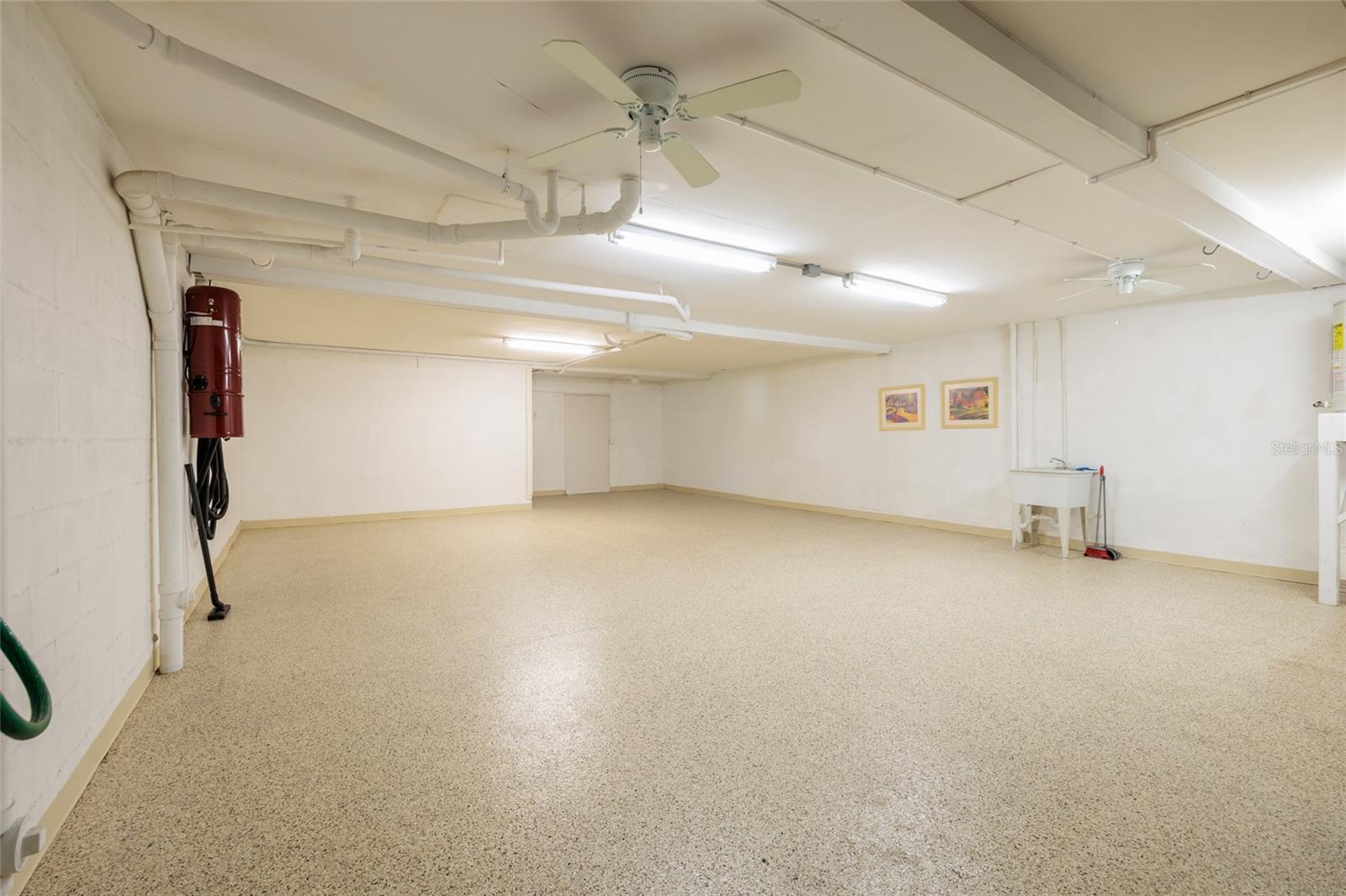 Image 26 of 64 For 216 Sun Vista Ct S