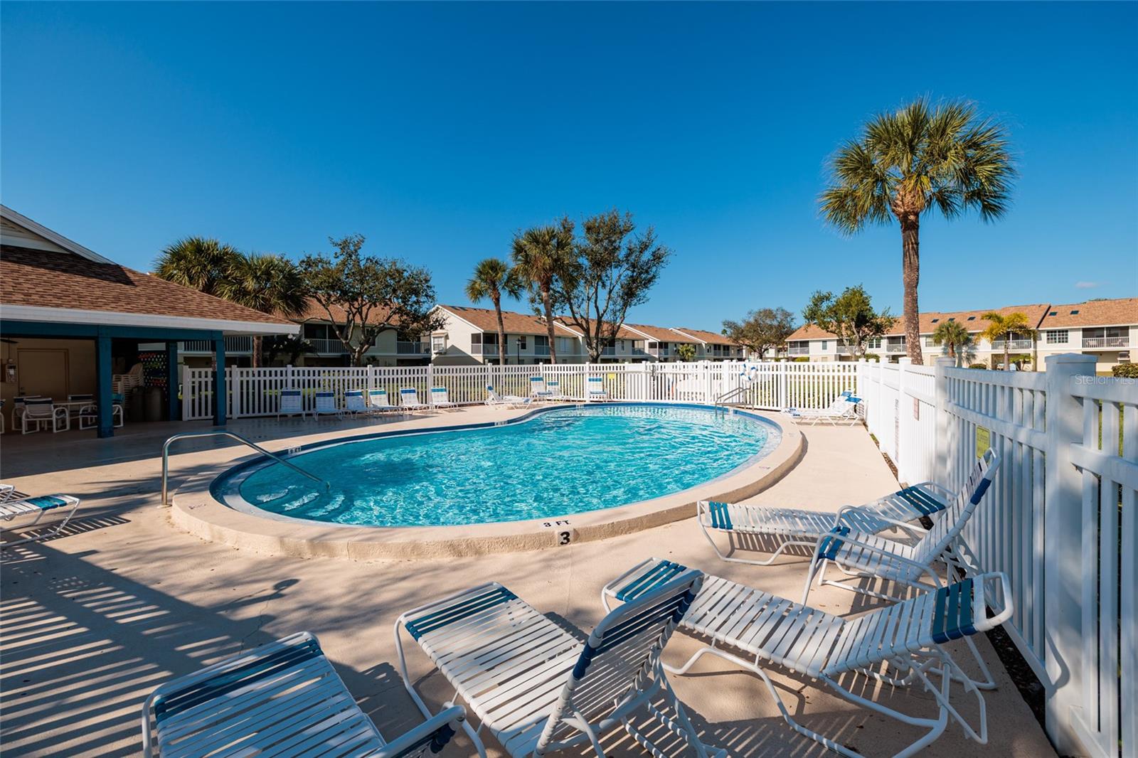 Image 36 of 64 For 216 Sun Vista Ct S