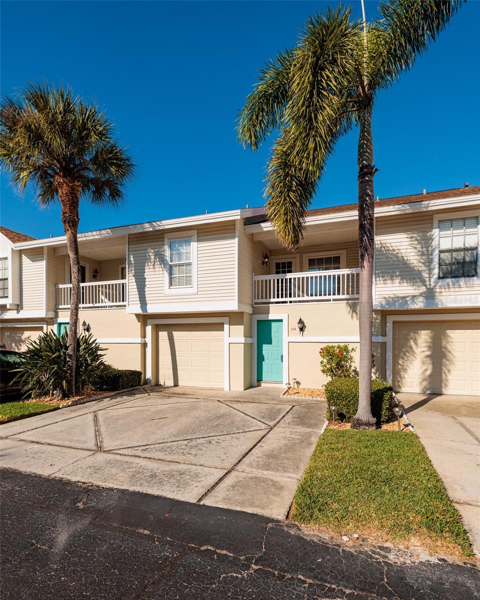 Image 39 of 64 For 216 Sun Vista Ct S