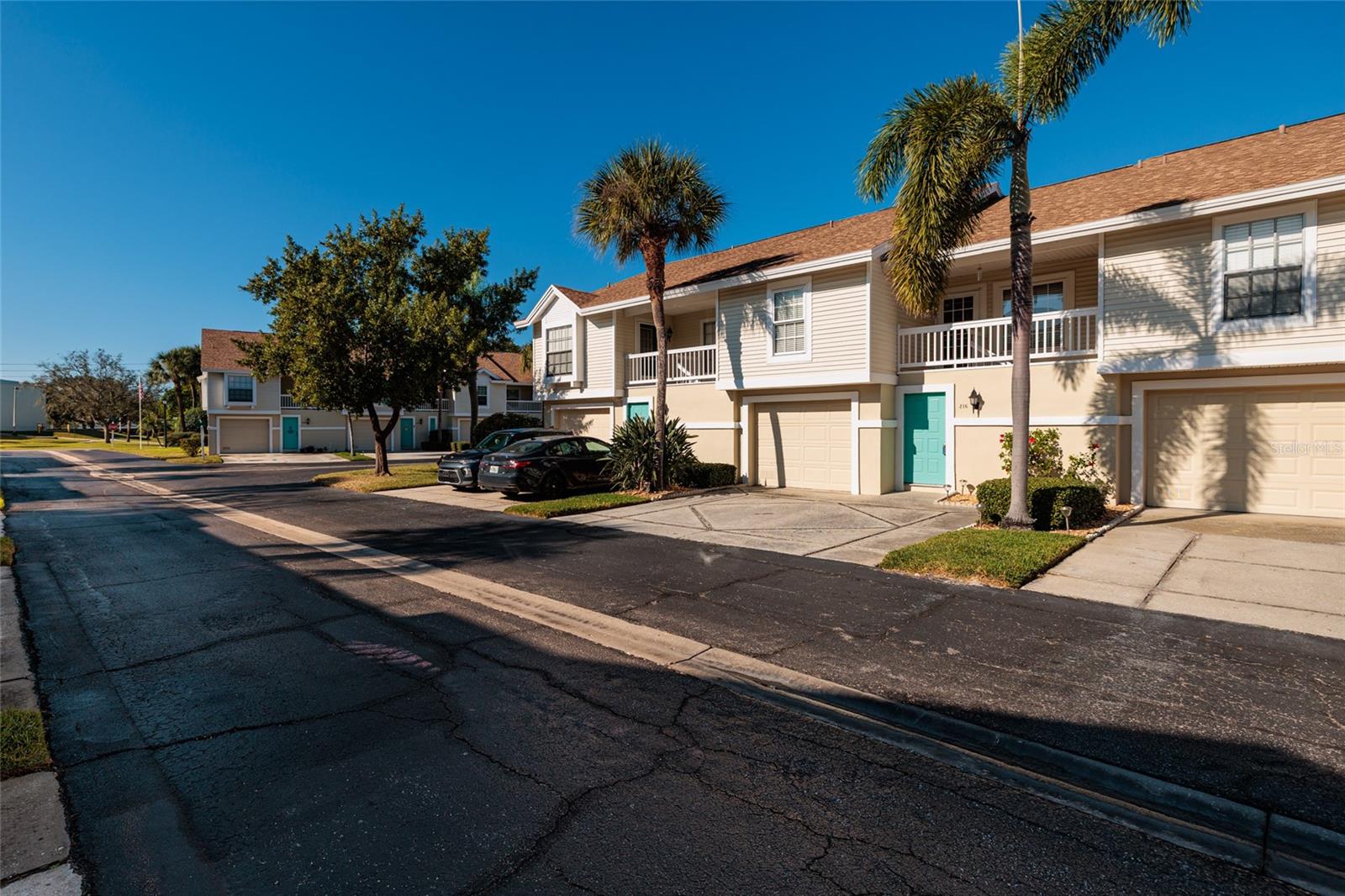 Image 46 of 64 For 216 Sun Vista Ct S