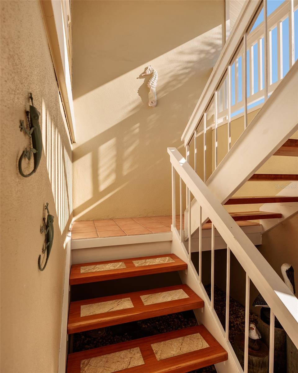 Image 5 of 64 For 216 Sun Vista Ct S