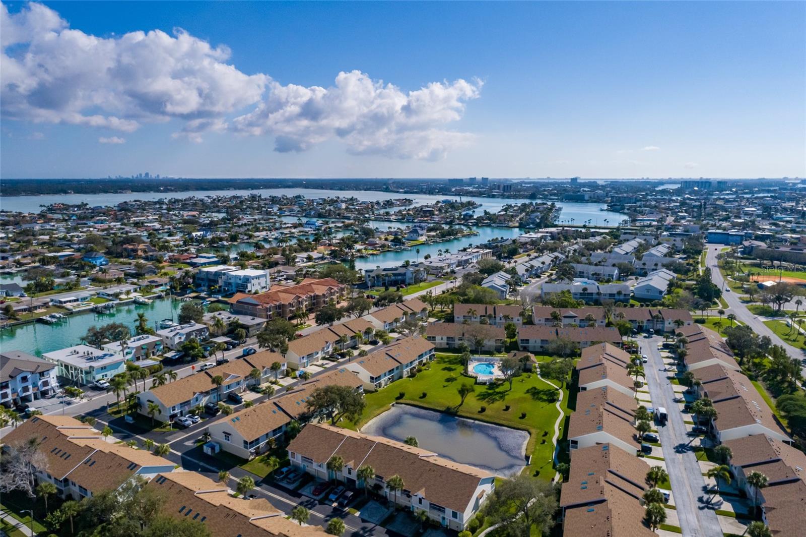 Image 56 of 64 For 216 Sun Vista Ct S