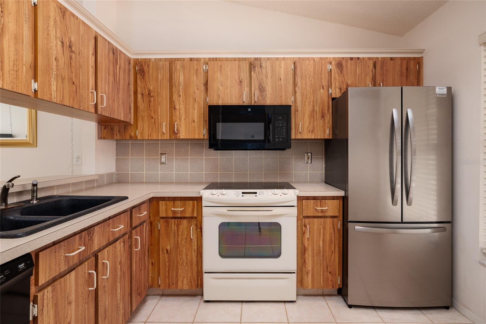 Image 8 of 64 For 216 Sun Vista Ct S