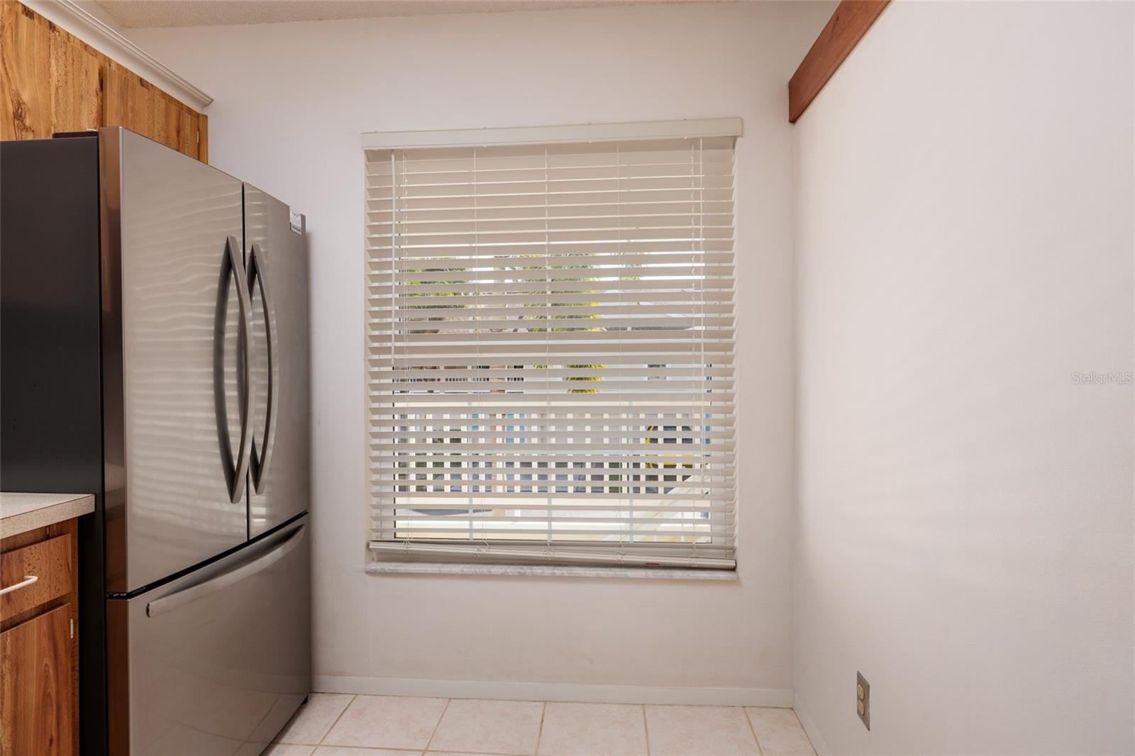 Image 9 of 64 For 216 Sun Vista Ct S