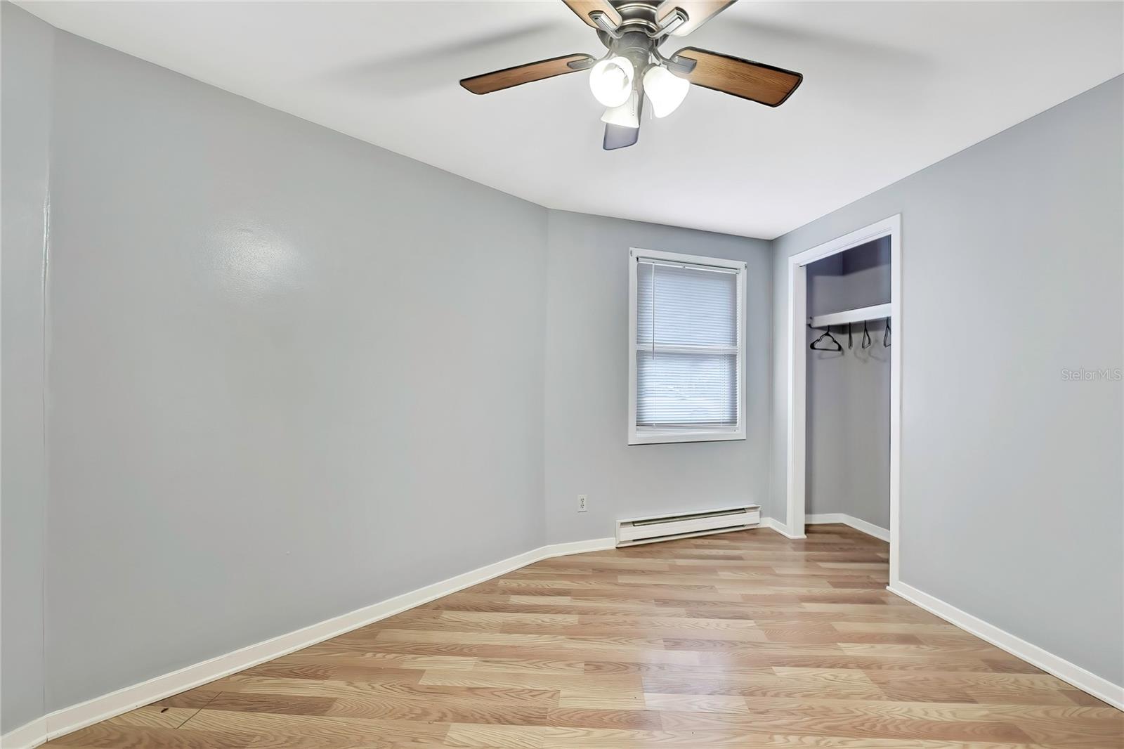 Listing photo id 10 for 7830 Butler Avenue