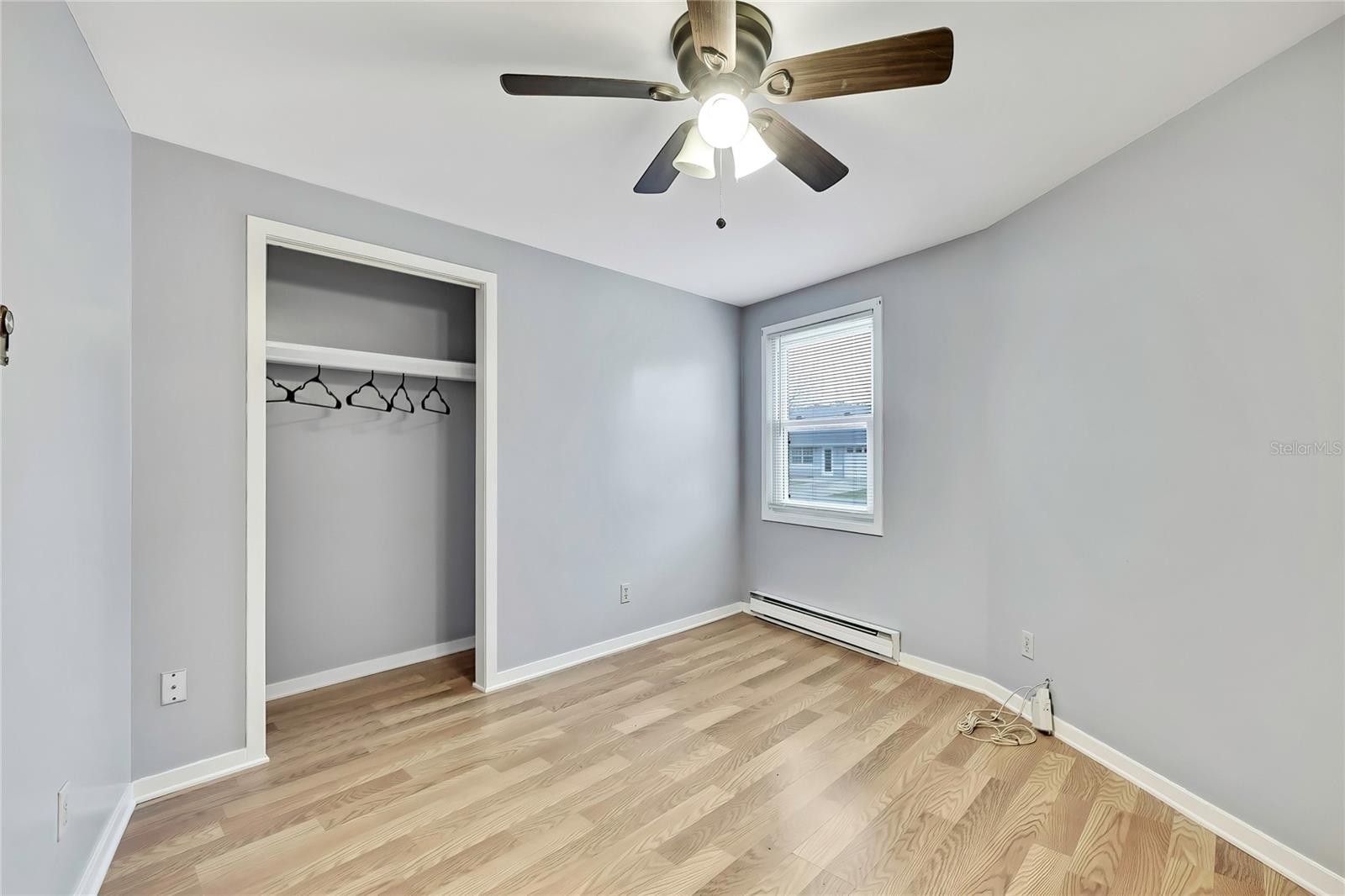 Listing photo id 14 for 7830 Butler Avenue