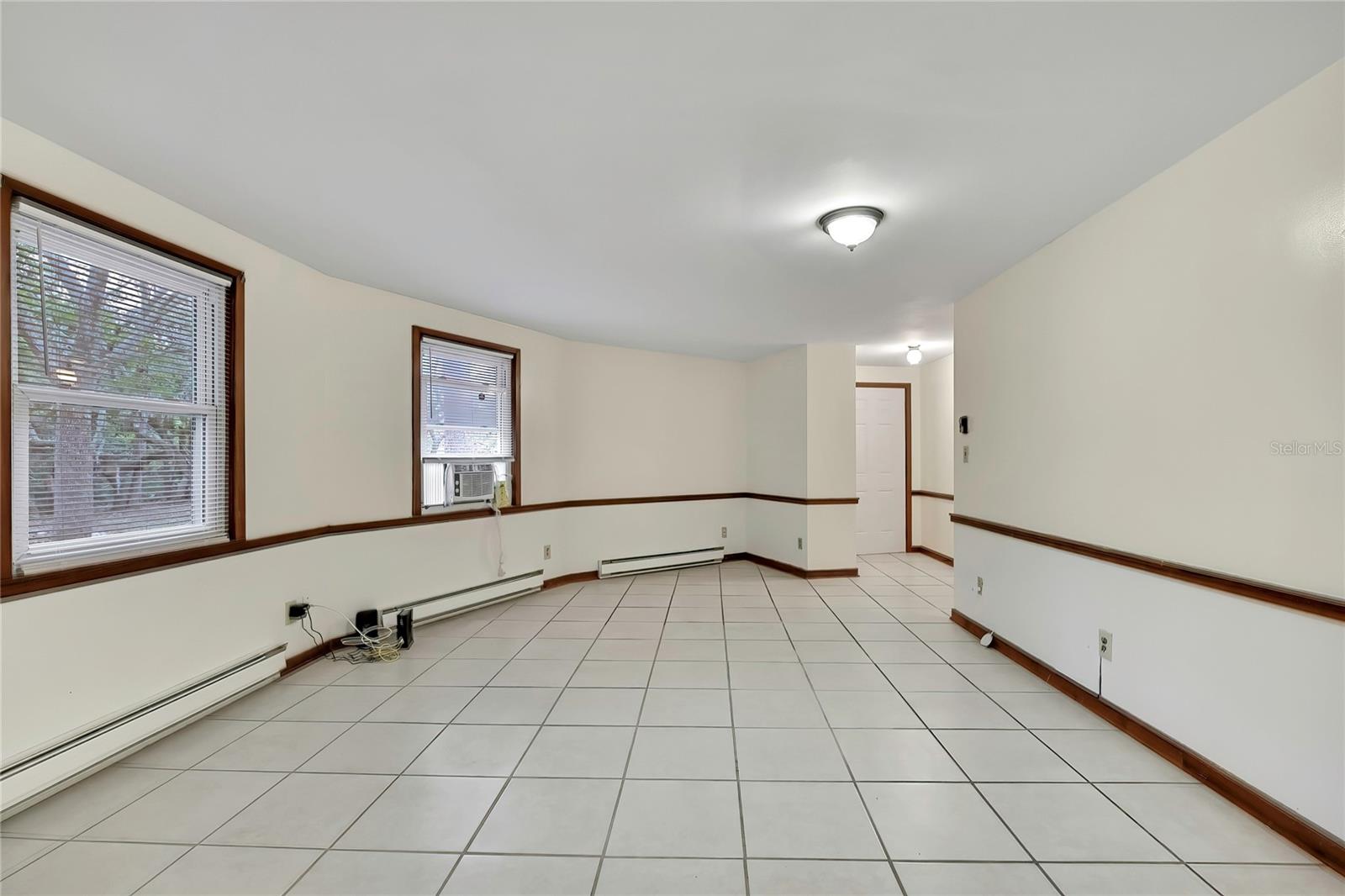 Listing photo id 1 for 7830 Butler Avenue