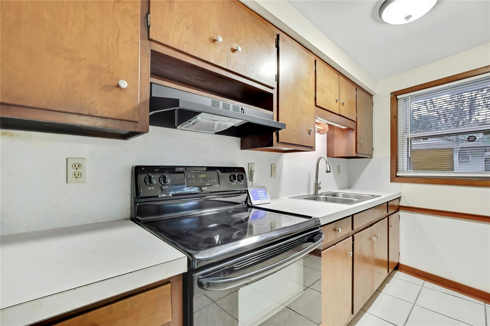 Listing photo id 4 for 7830 Butler Avenue