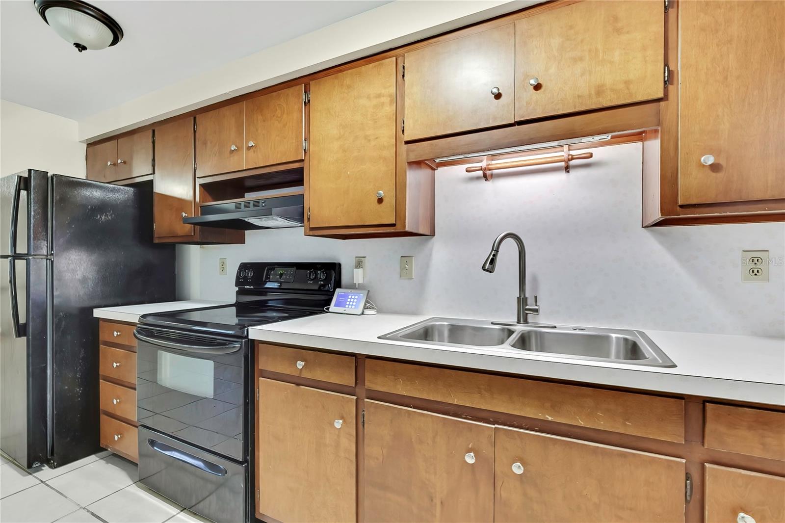 Listing photo id 5 for 7830 Butler Avenue