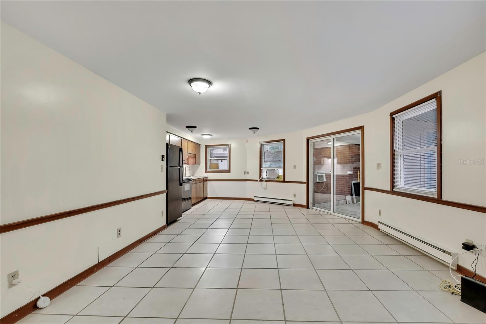 Listing photo id 7 for 7830 Butler Avenue