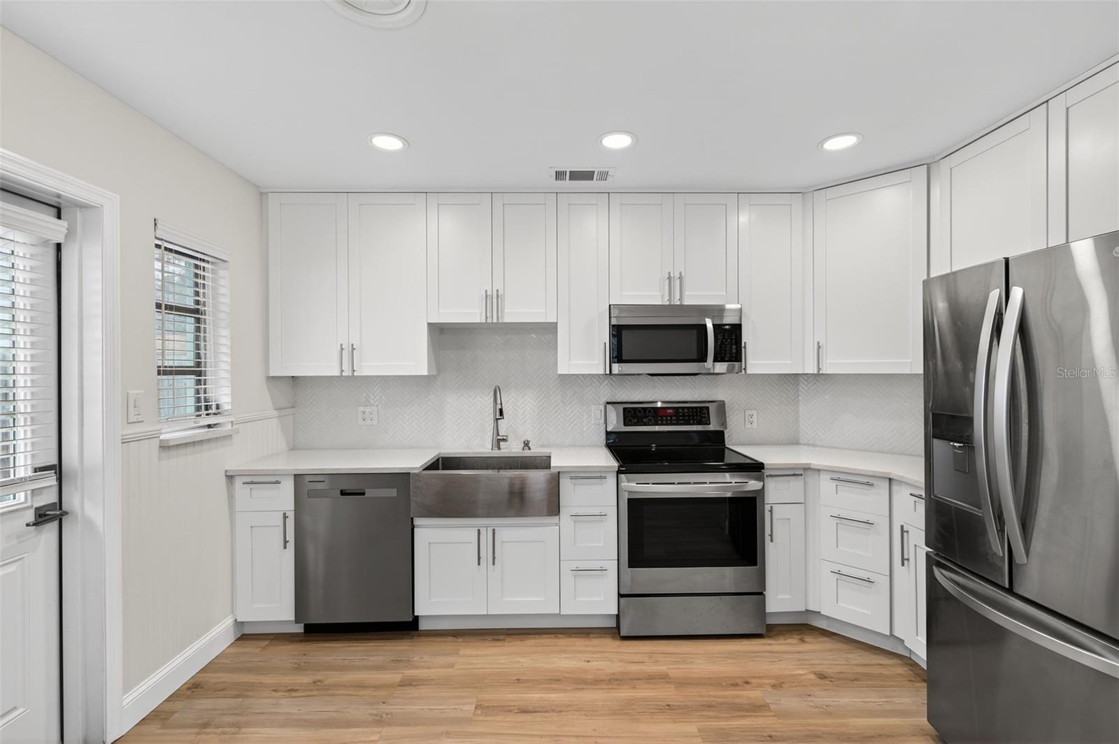 Image 7 of 49 For 316 Crystal Beach Avenue