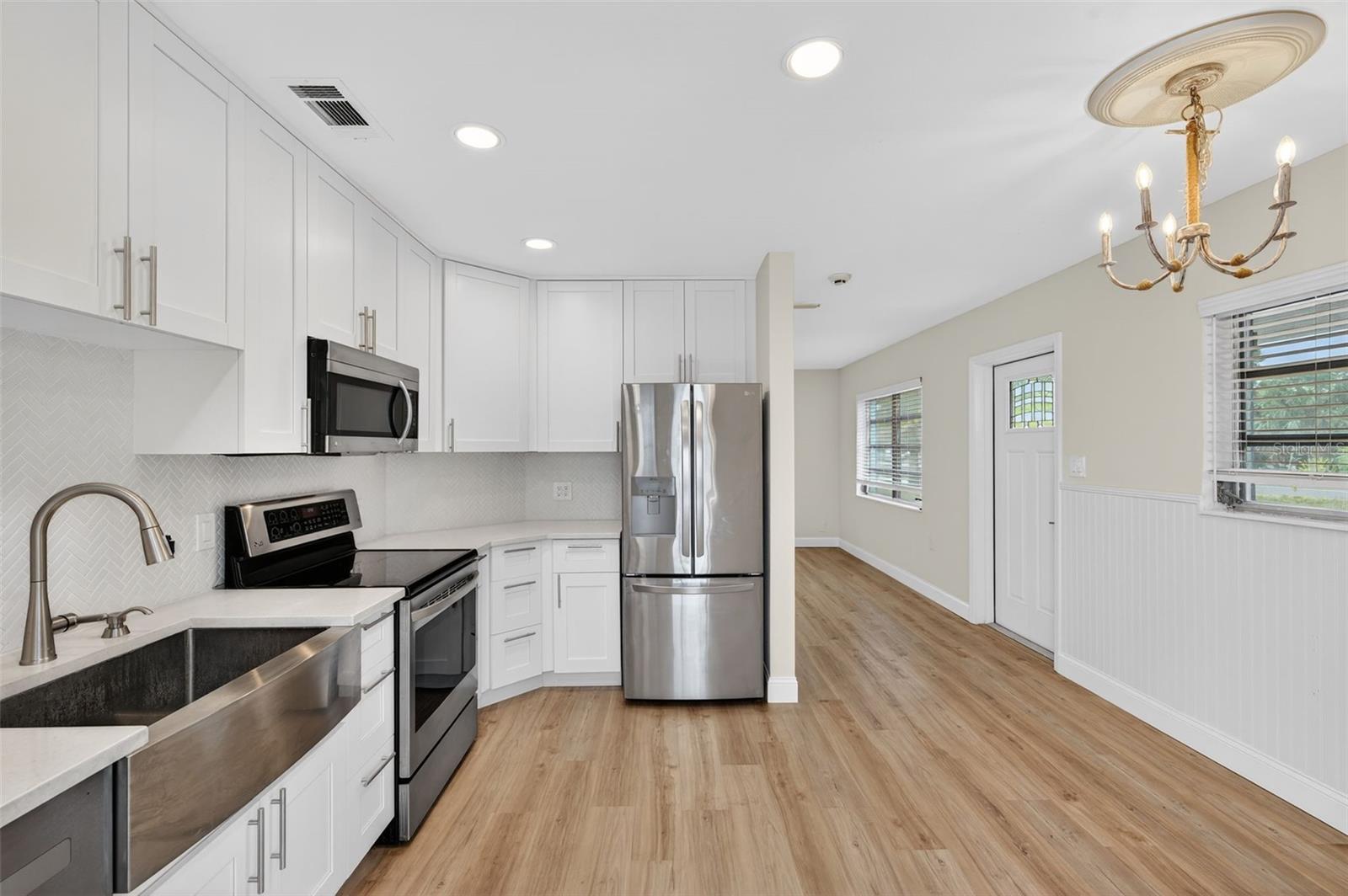 Image 8 of 49 For 316 Crystal Beach Avenue