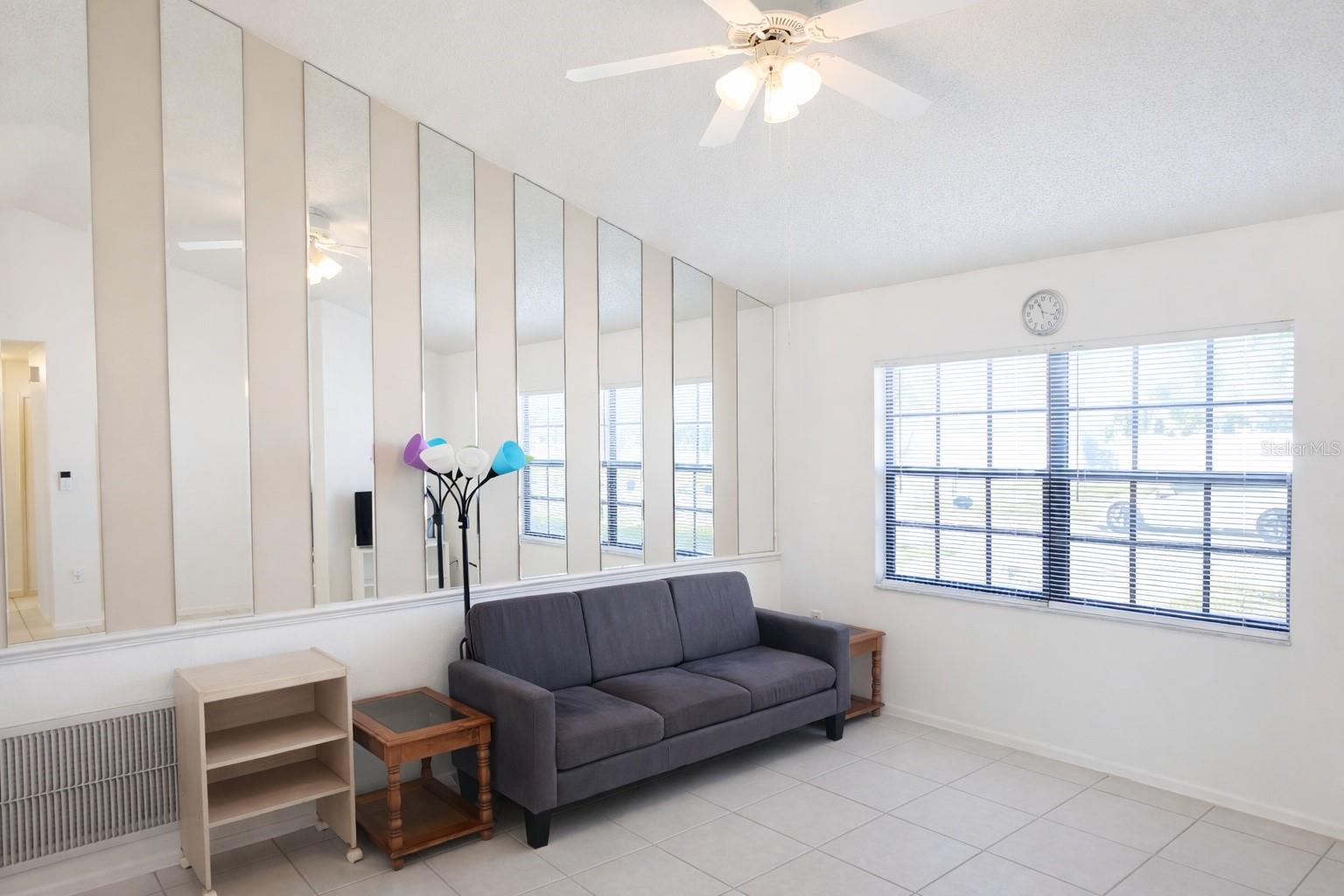 Listing photo id 3 for 2902 Blossom Lake Drive