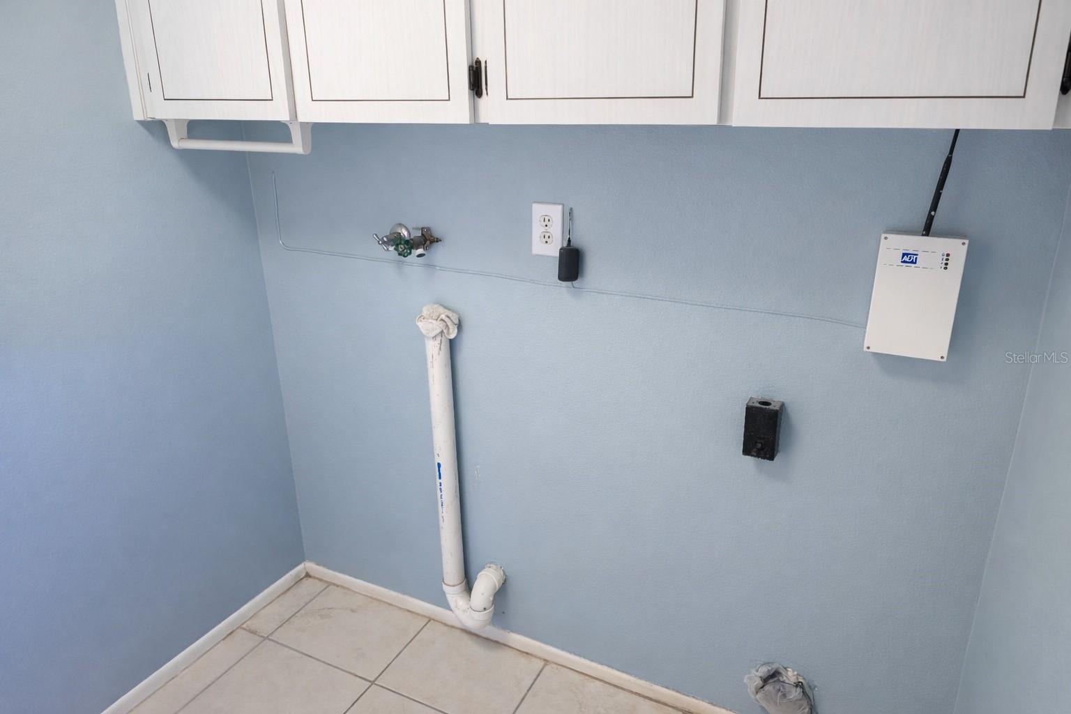 Listing photo id 6 for 2902 Blossom Lake Drive