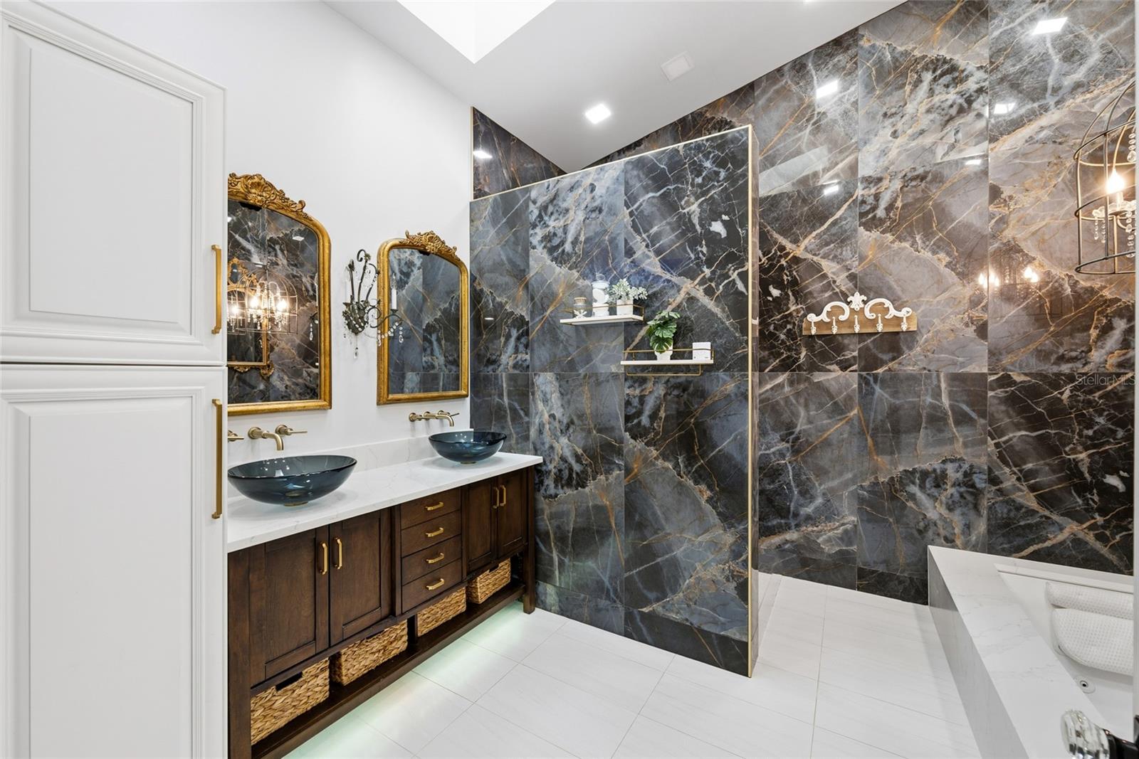 Image 28 of 65 For 3843 Georgia Court