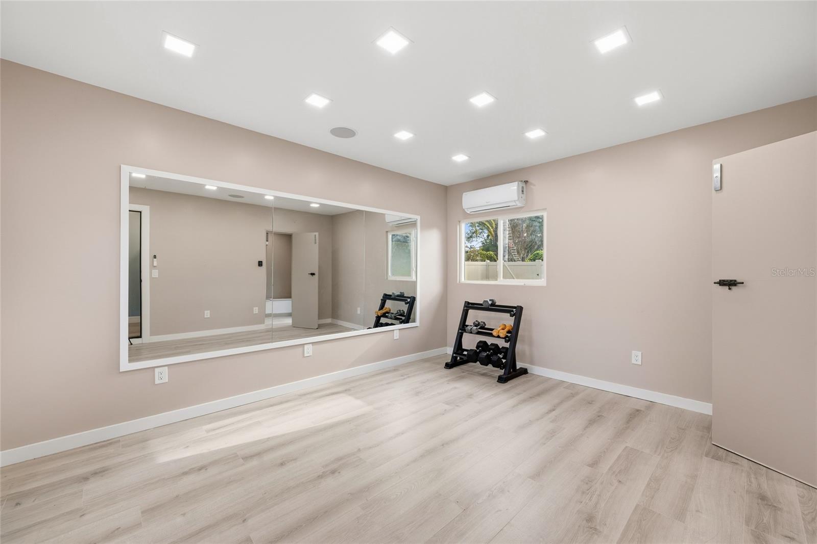 Image 33 of 65 For 3843 Georgia Court