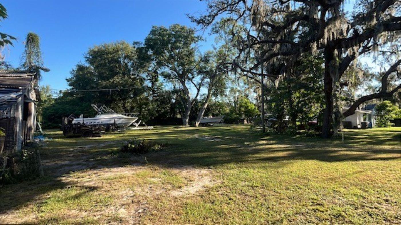 Listing photo id 9 for 4806 Falkenburg Road