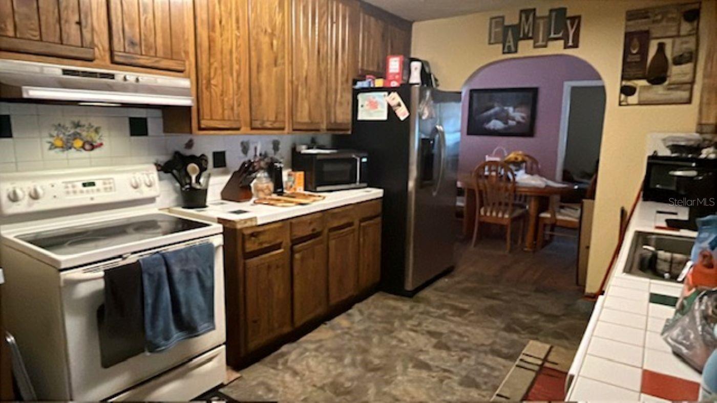 Listing photo id 22 for 4806 Falkenburg Road