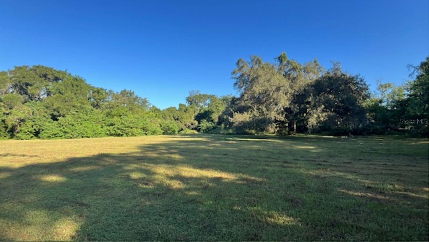 Listing photo id 1 for 4806 Falkenburg Road