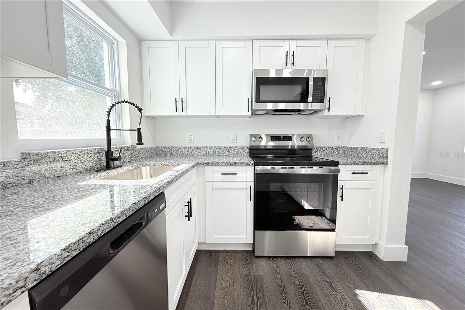 Image 19 of 62 For 10418 Oklawaha Avenue