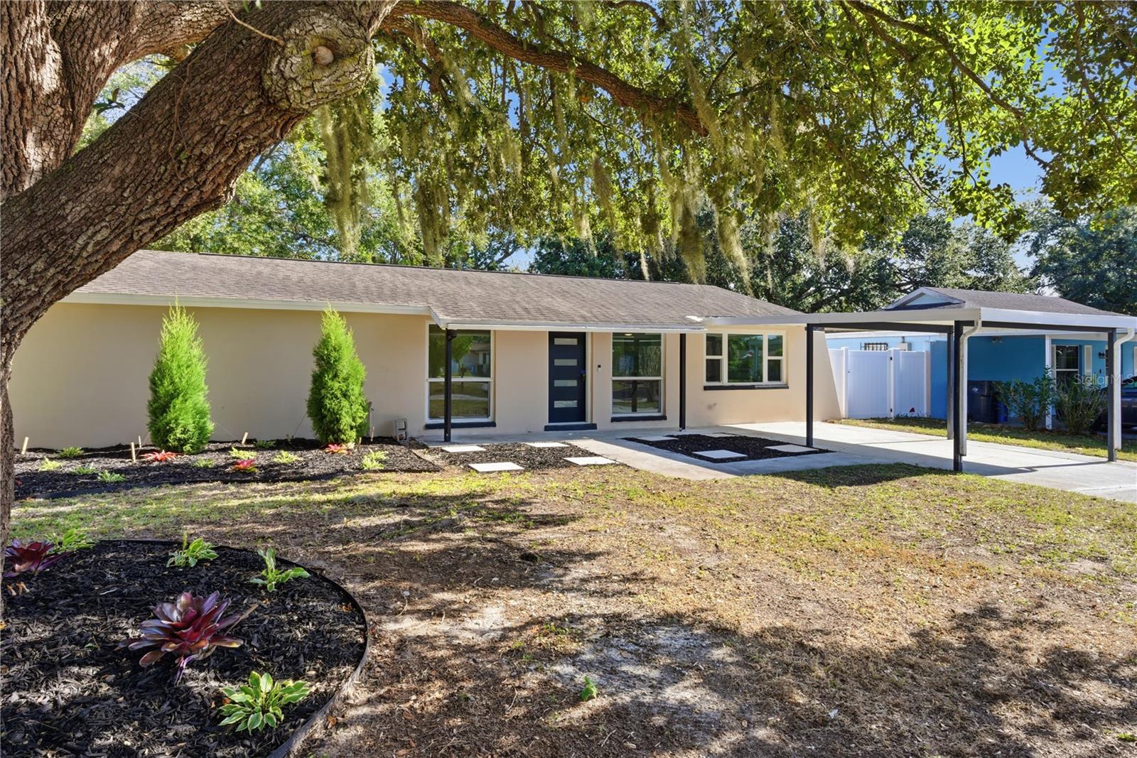 Listing photo id 9 for 613 Highview Circle N