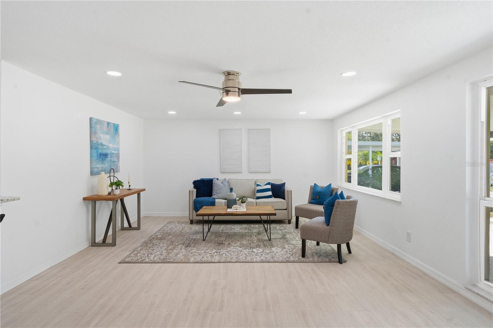 Listing photo id 18 for 613 Highview Circle N