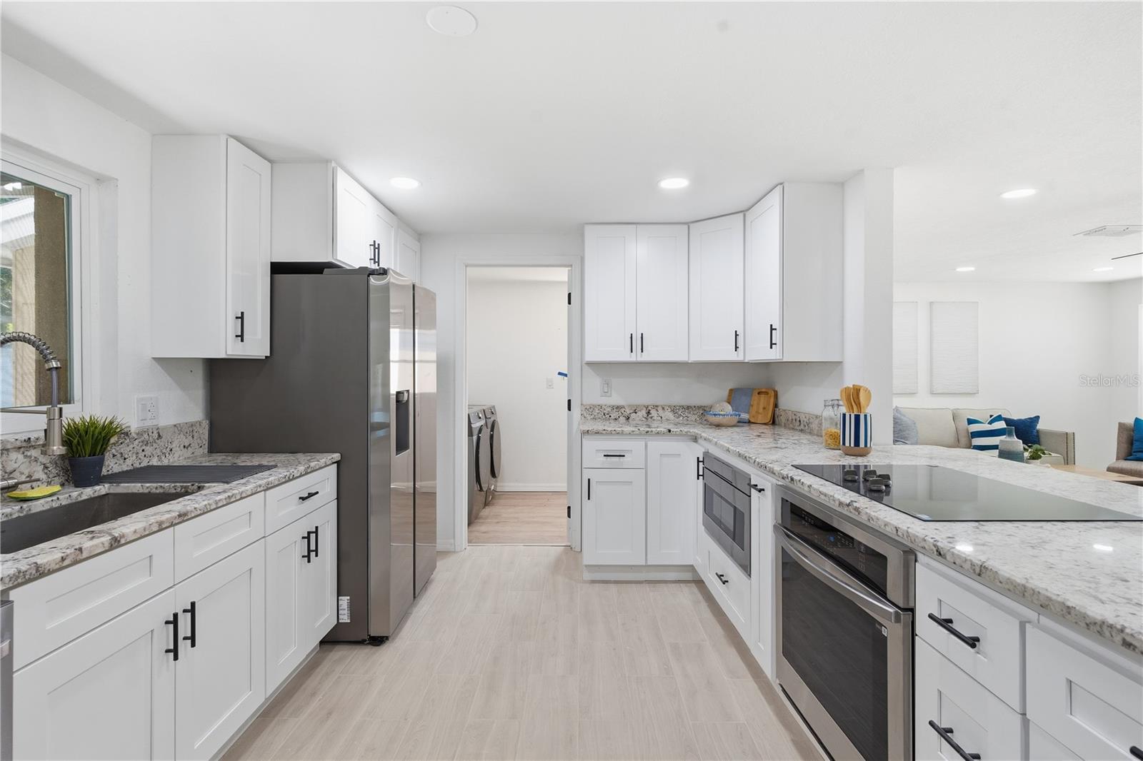 Listing photo id 21 for 613 Highview Circle N