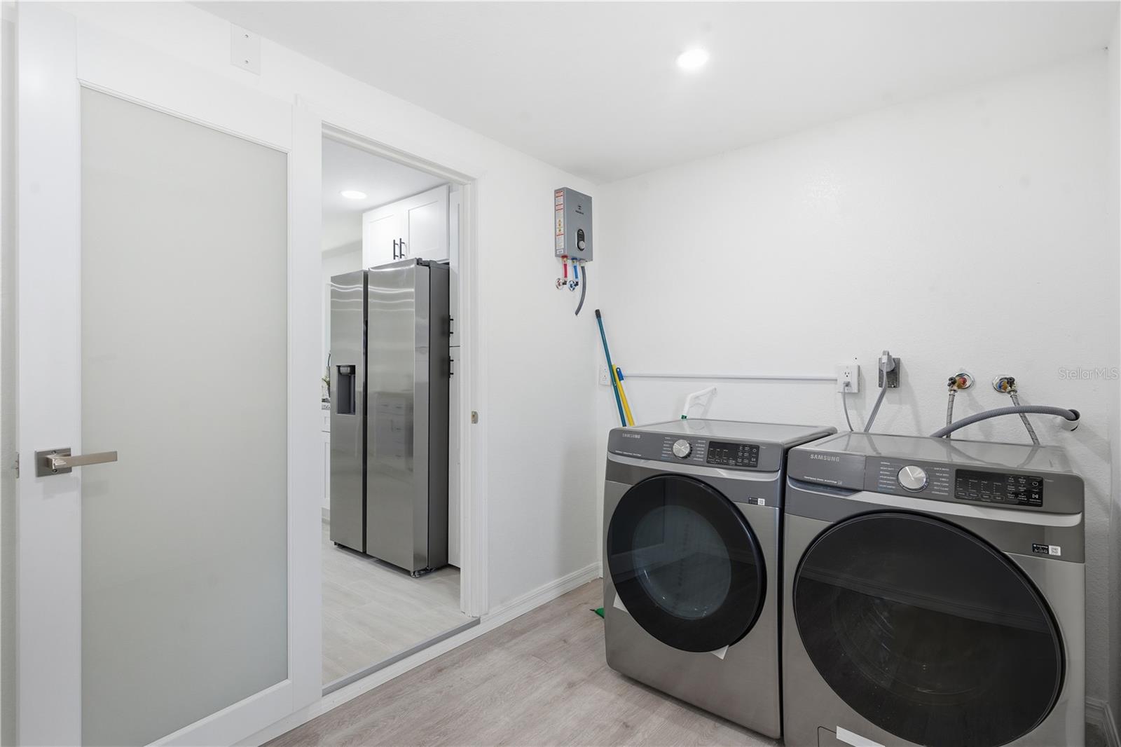 Listing photo id 32 for 613 Highview Circle N