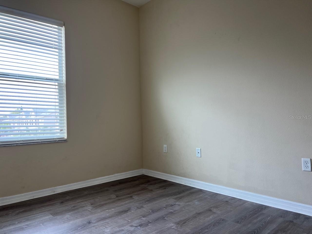 Image 10 of 35 For 822 Callista Cay Loop