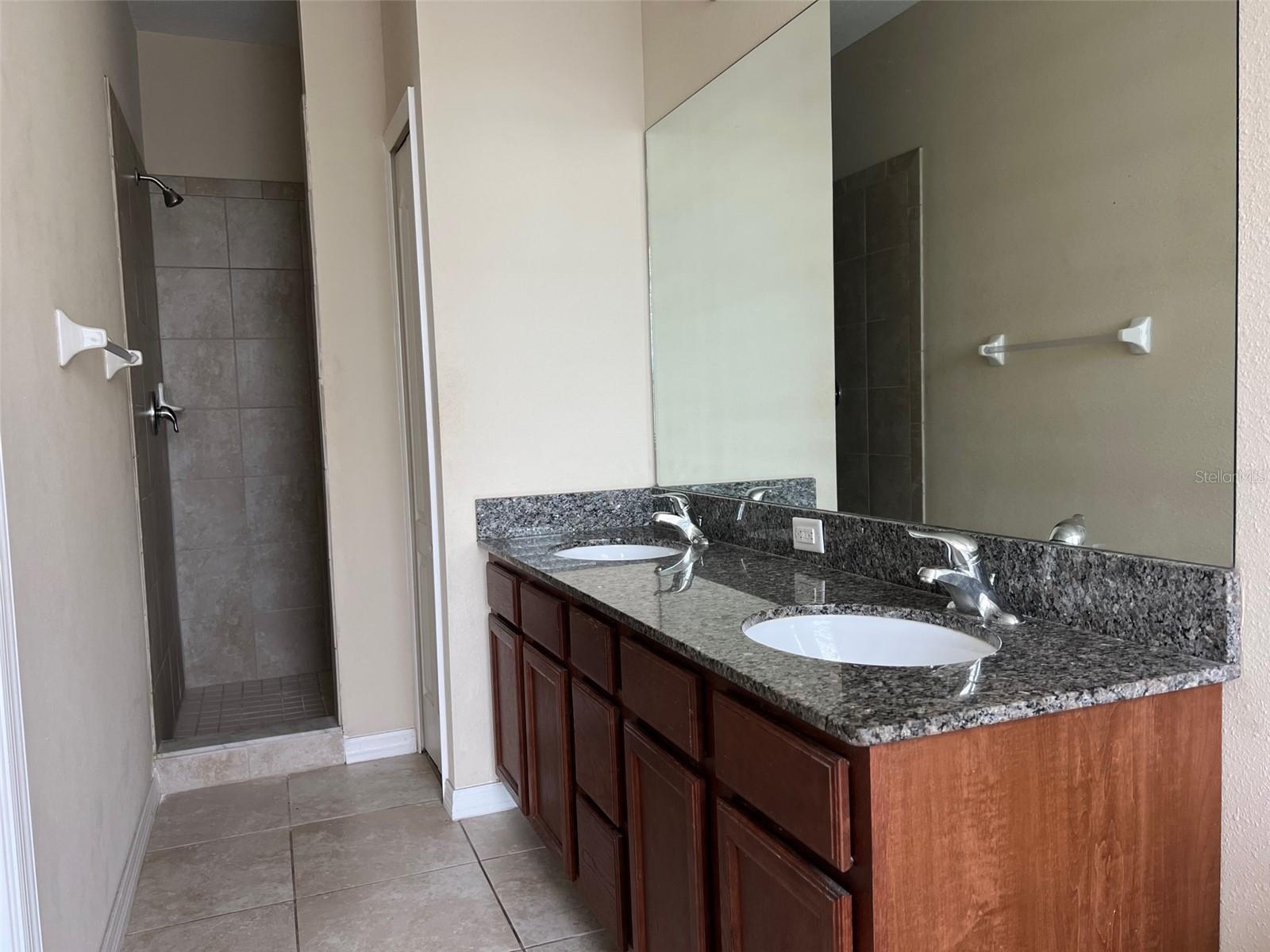 Image 19 of 35 For 822 Callista Cay Loop