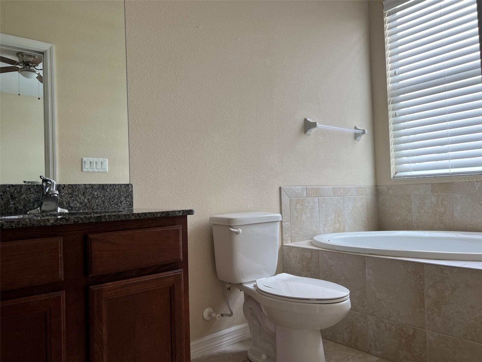 Image 28 of 35 For 822 Callista Cay Loop