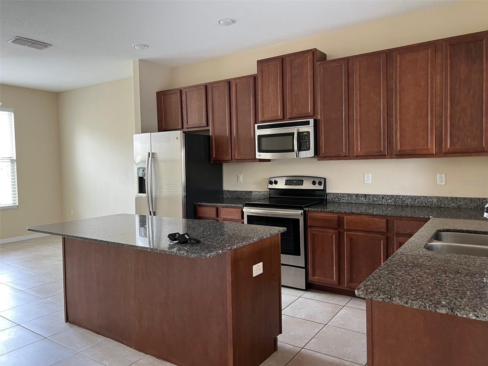 Image 4 of 35 For 822 Callista Cay Loop