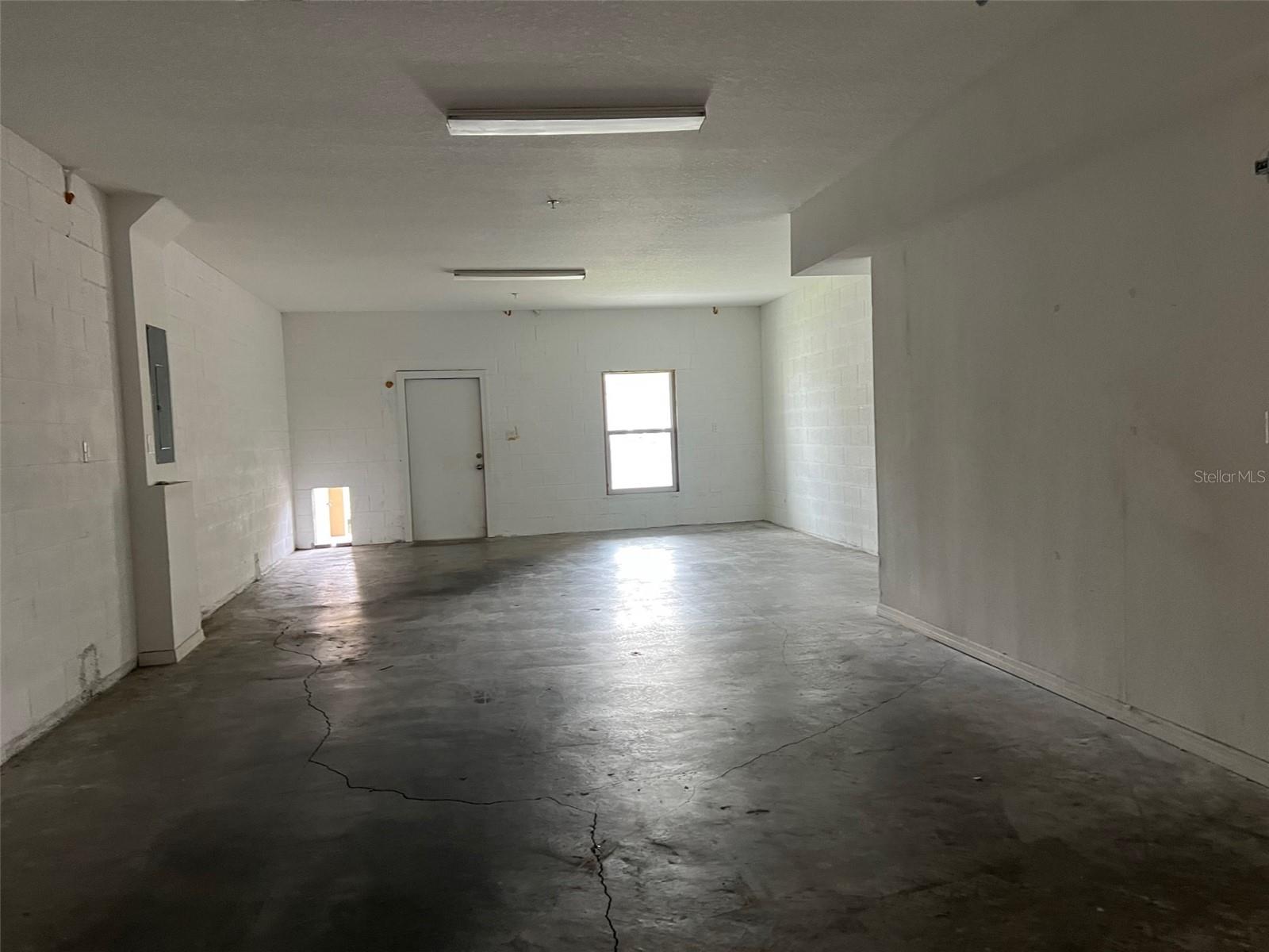 Image 6 of 35 For 822 Callista Cay Loop