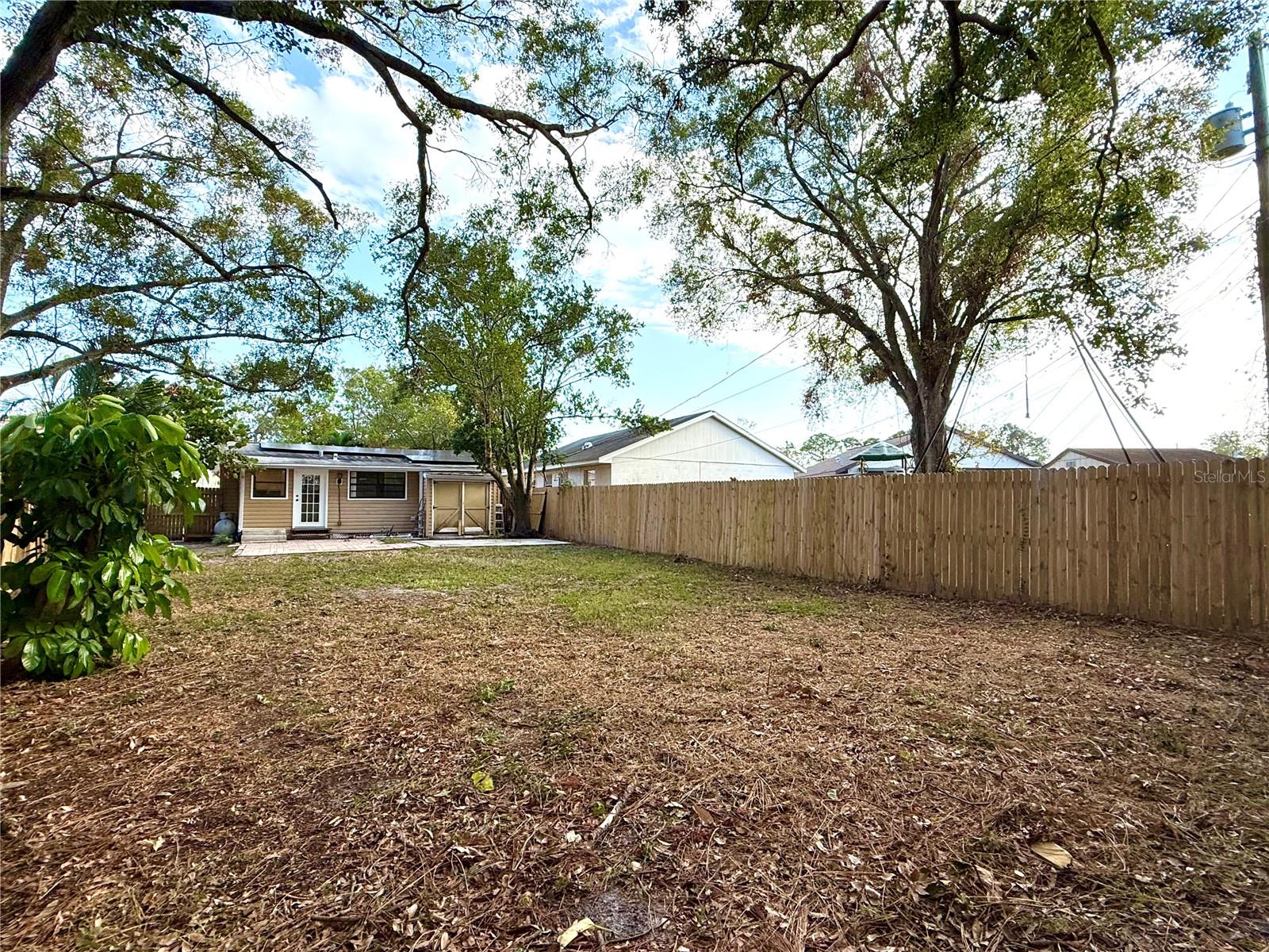 Listing photo id 19 for 5530 Crissman Drive N