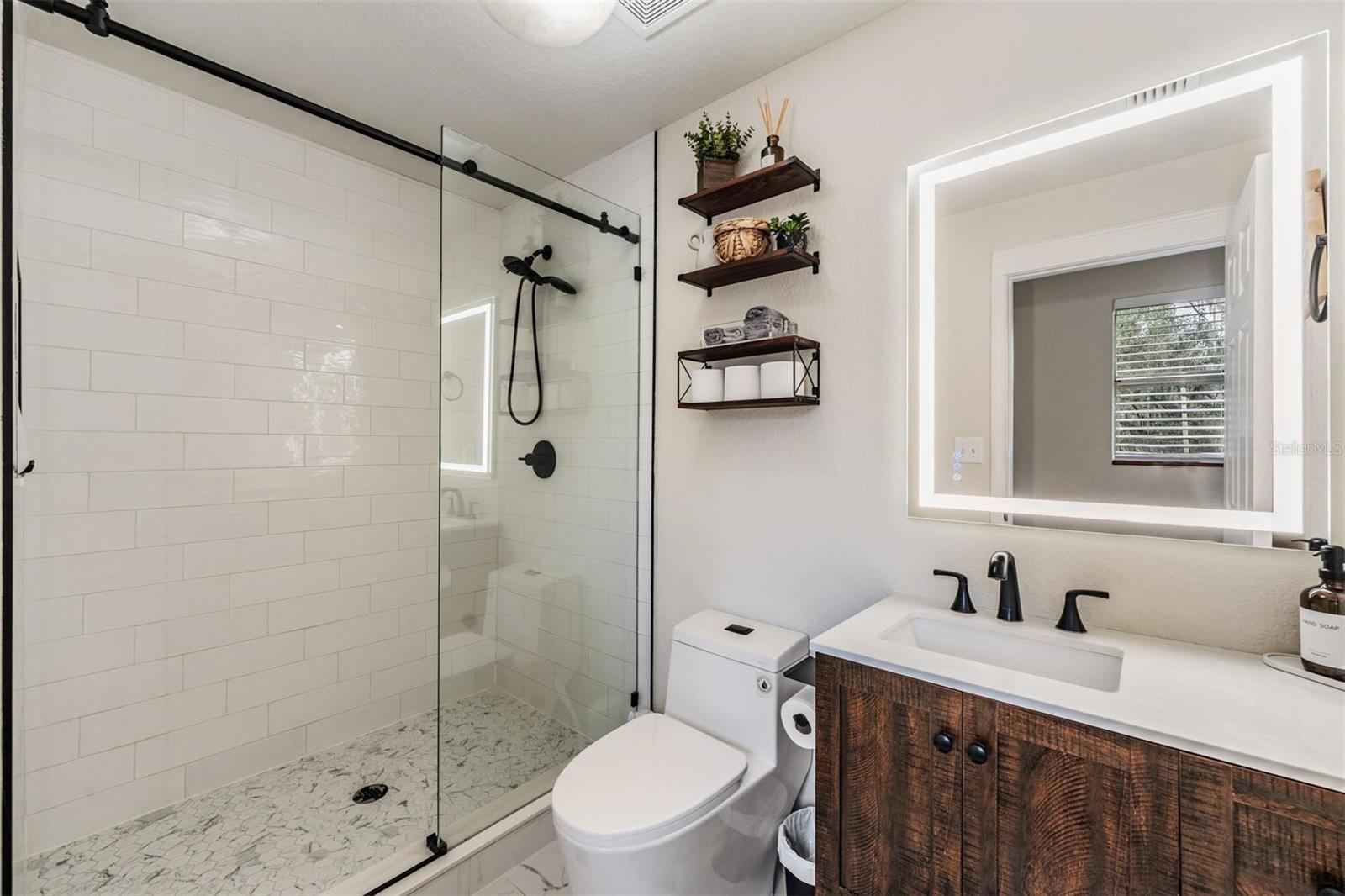 Image 20 of 41 For 4622 Justin Lane