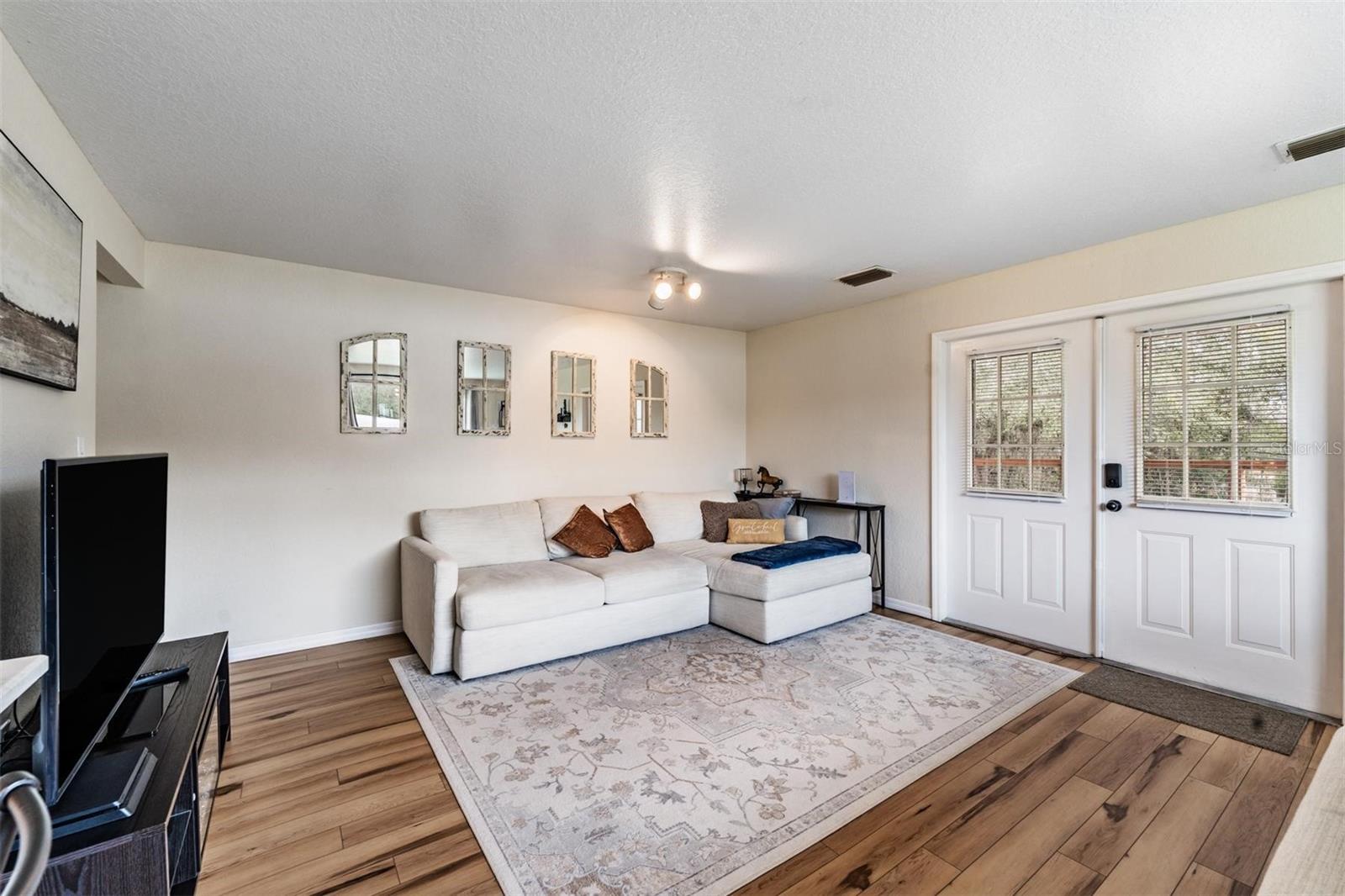 Image 8 of 41 For 4622 Justin Lane