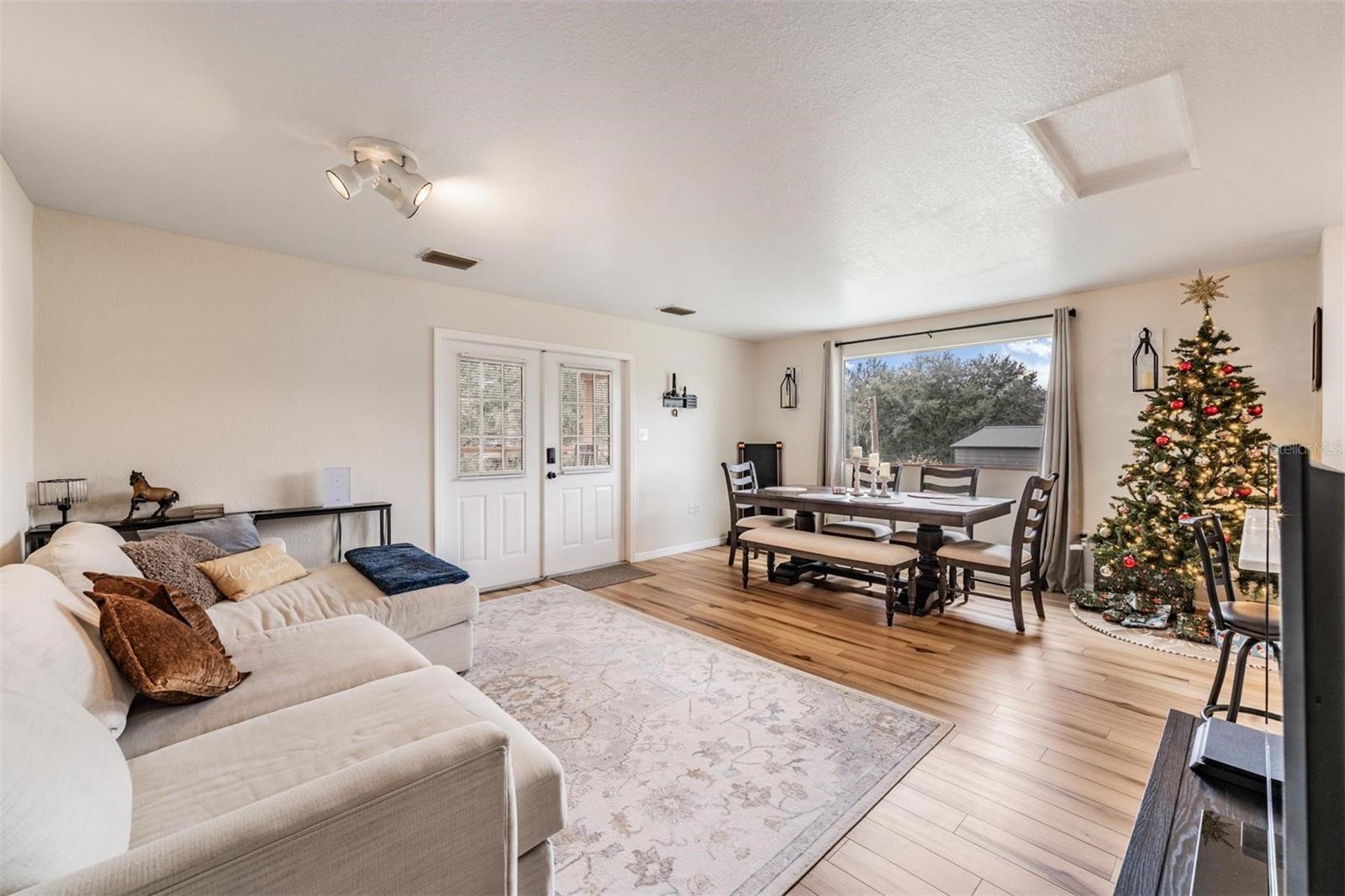 Image 9 of 41 For 4622 Justin Lane