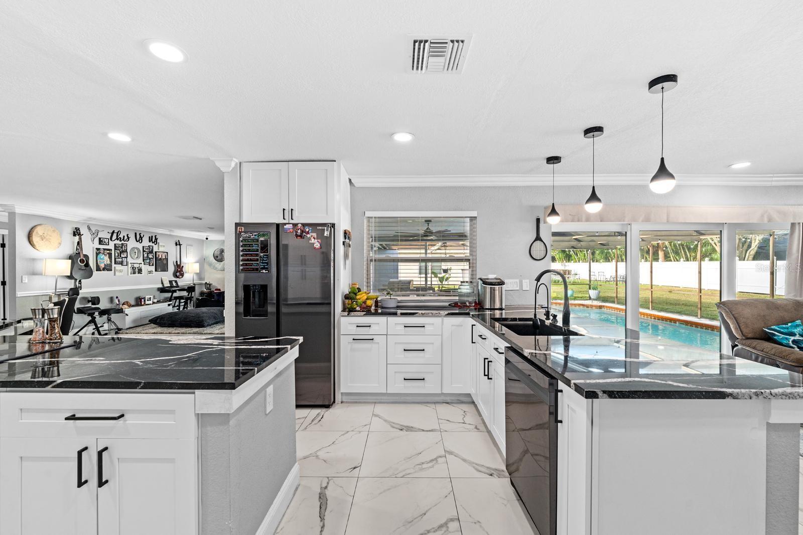 Image 12 of 33 For 2850 Landover Drive