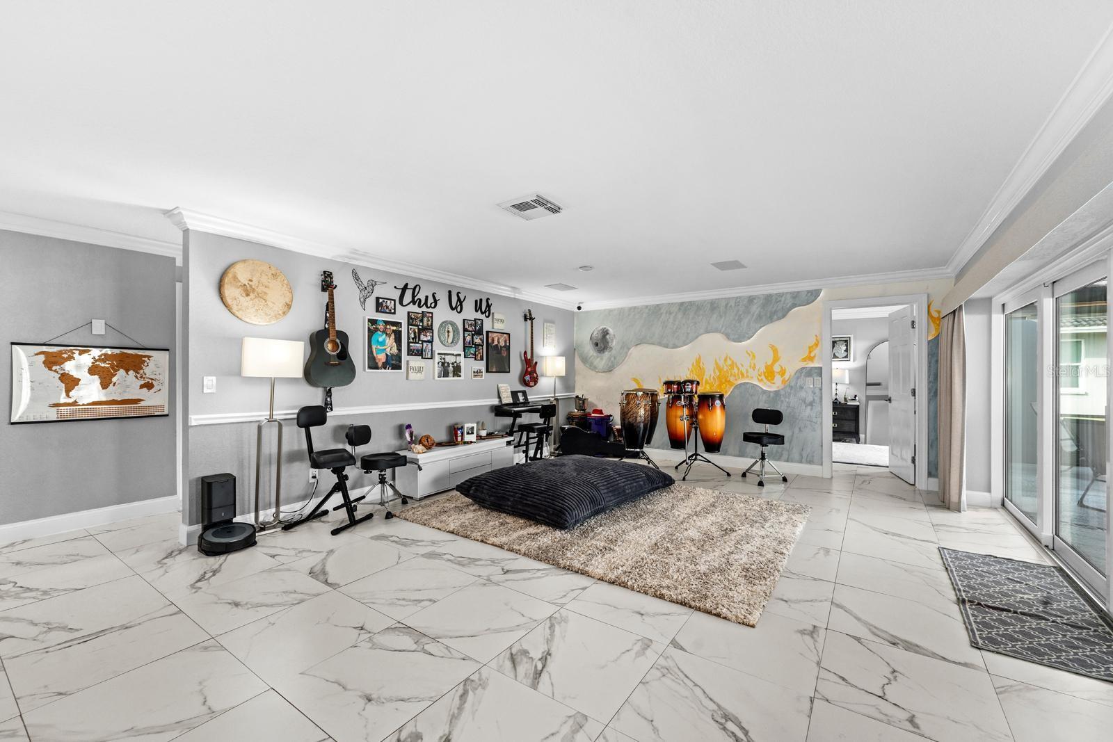 Image 6 of 33 For 2850 Landover Drive