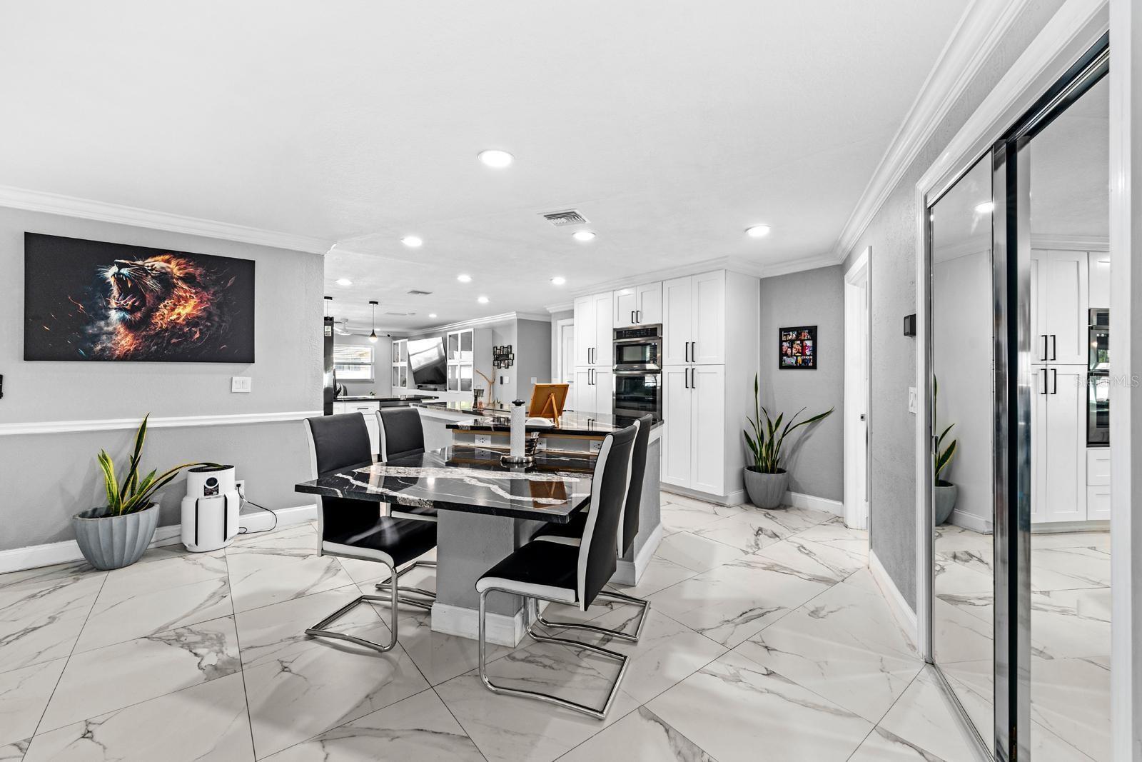 Image 9 of 33 For 2850 Landover Drive