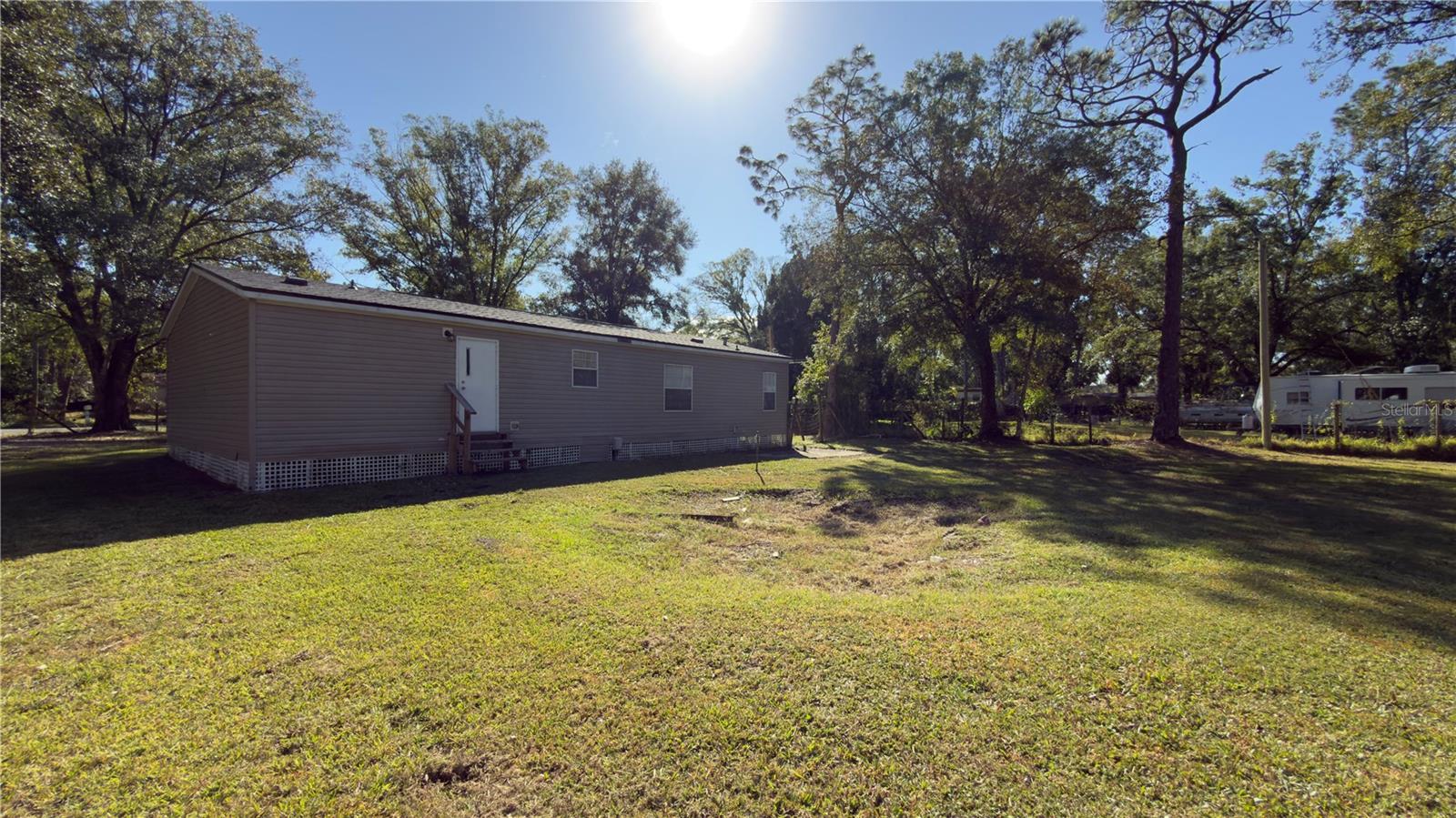 Listing photo id 14 for 6735 Mangrove Drive