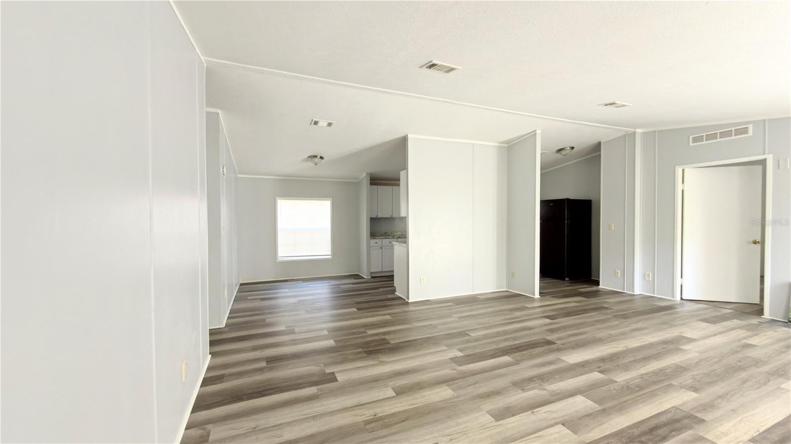 Listing photo id 2 for 6735 Mangrove Drive