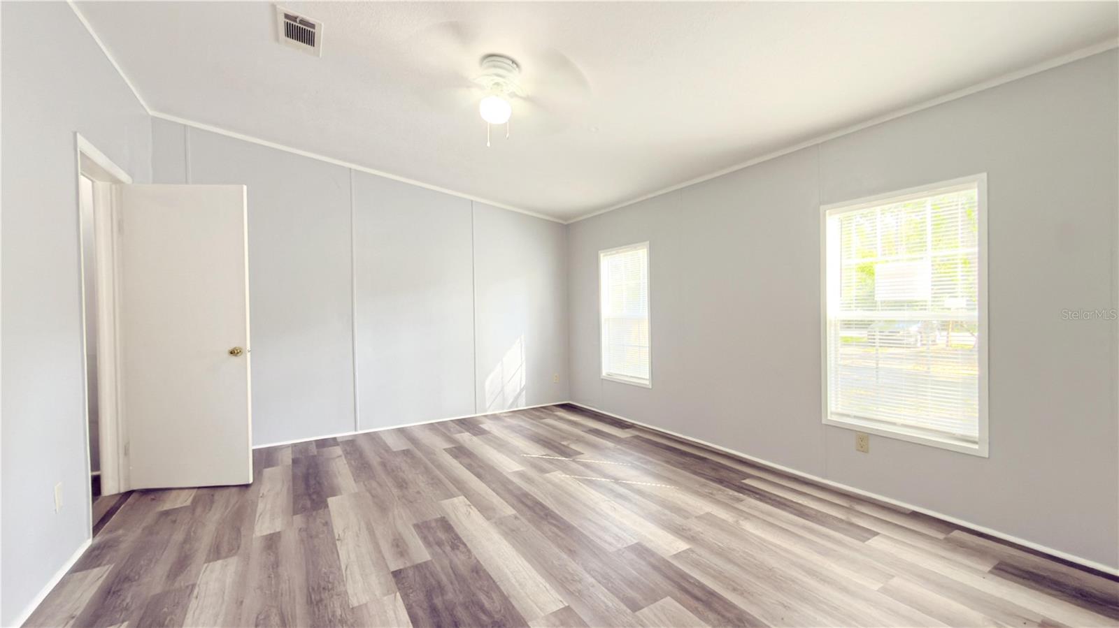 Listing photo id 7 for 6735 Mangrove Drive