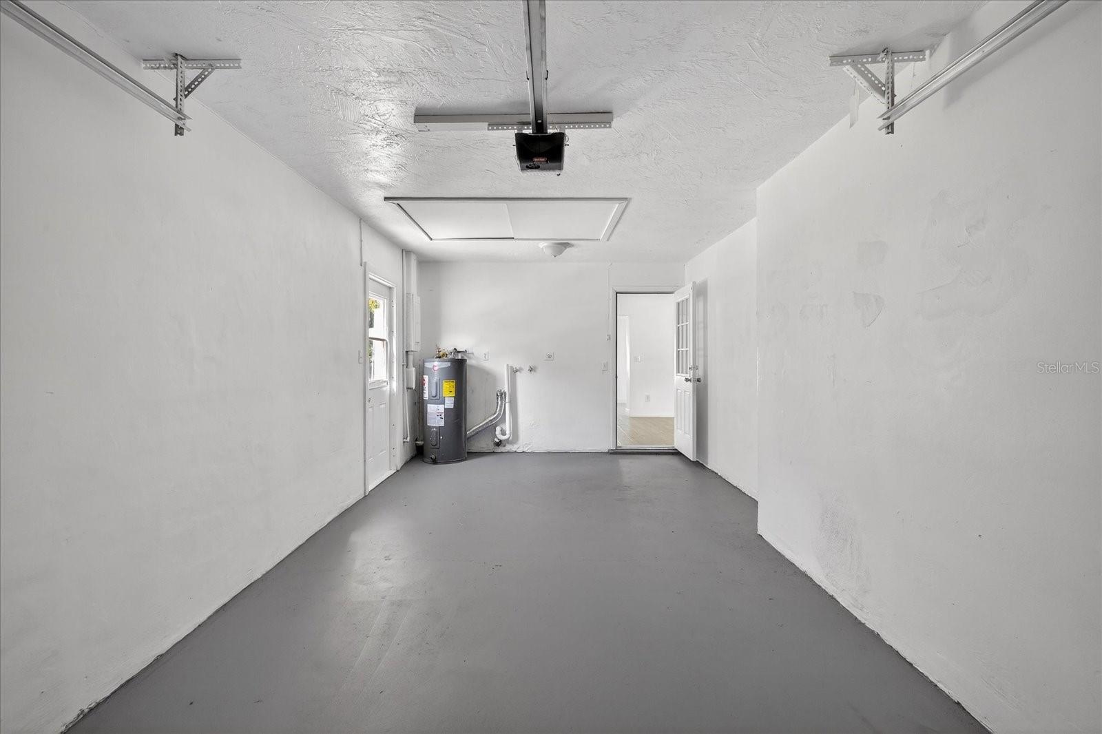 Image 25 of 29 For 902 Marshall Street