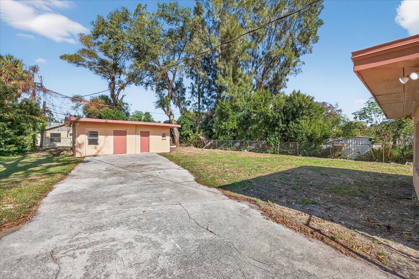 Image 4 of 29 For 902 Marshall Street