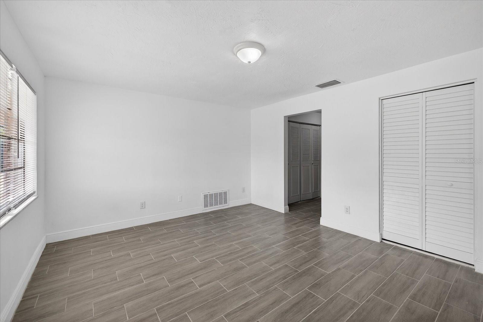 Image 7 of 29 For 902 Marshall Street