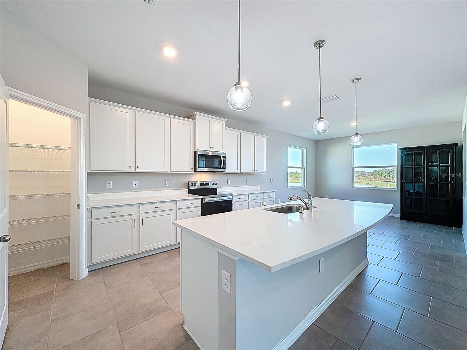 Image 14 of 77 For 10559 Bridgegate Heights Loop