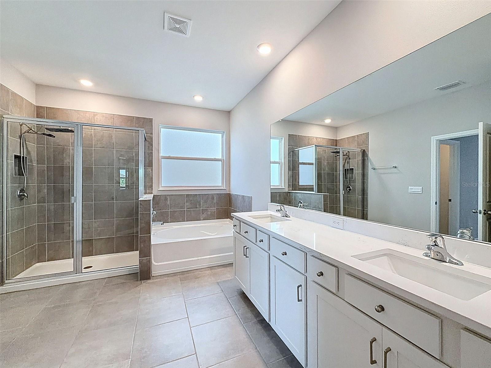 Image 34 of 77 For 10559 Bridgegate Heights Loop