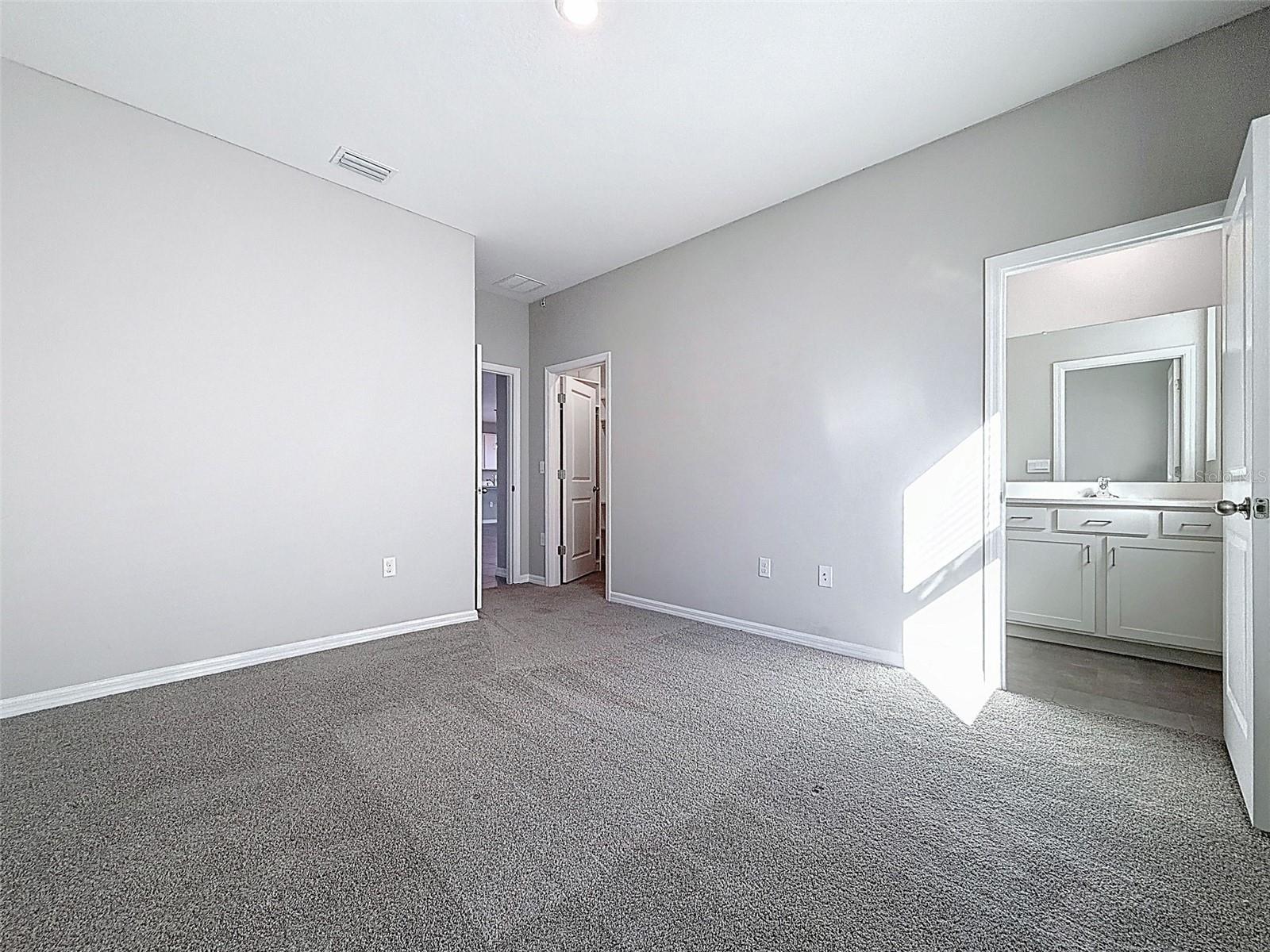 Image 37 of 77 For 10559 Bridgegate Heights Loop