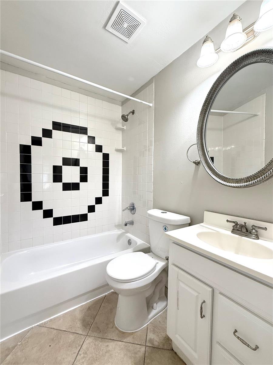 Image 10 of 21 For 5530 Crissman Drive N